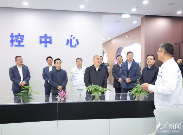 林武在威海調(diào)研并宣講全國(guó)兩會(huì)精神、督導(dǎo)學(xué)習(xí)教育開(kāi)展情況時(shí)強(qiáng)調(diào) 在研究新情況解決新問(wèn)題上下功夫 著力促進(jìn)經(jīng)濟(jì)社會(huì)平穩(wěn)健康發(fā)展